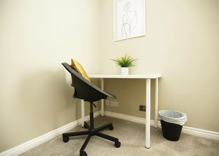 Casa vacanze Western Court House By N And N Stays, 4 Bedroom House In With Private Parking, Great Location For Contractors, Corporate And Families Visiting The Area, Long Term Welcomed