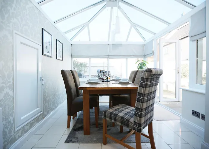 Casa vacanze Western Court House By N And N Stays, 4 Bedroom House In With Private Parking, Great Location For Contractors, Corporate And Families Visiting The Area, Long Term Welcomed *