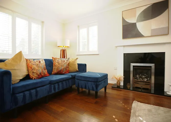 Casa vacanze Western Court House By N And N Stays, 4 Bedroom House In With Private Parking, Great Location For Contractors, Corporate And Families Visiting The Area, Long Term Welcomed *